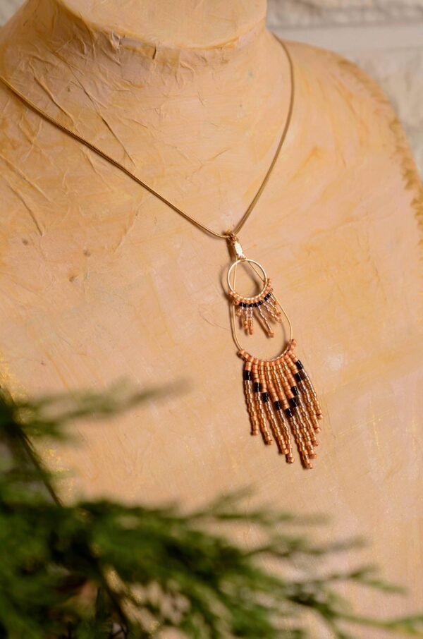 Valdyria est une marque poétique de bijoux faits main, basée en Alsace 🌿 Nous créons des pièces artisanales avec une âme, inspirées par la mythologie 🐚 la nature 🍃 l’élégance ancienne 👑 et la beauté intemporelle ✨ Chaque bijou est soigneusement réalisé à la main avec des perles Miyuki de haute qualité, venues du Japon 💎 et des matériaux écoresponsables sourcés en France et en Europe 💖 Nos créations naissent avec intention 🕊 en petites séries 🧵 avec amour du détail ✧ Valdyria incarne une création lente, consciente 🌱 des trésors qu’on ressent vraiment 🌟 Nous ne faisons pas que des accessoires : nous créons des symboles ❈ Chaque bijou porte une histoire, une émotion, un sens ✤ Dans notre atelier en Alsace 🏡 chaque commande est préparée à la main, jusqu’à l’emballage compostable ♻ sans plastique 🚫 Expédition soignée en Europe 📦 Découvrez un univers où qualité rime avec émotion ✨ Valdyria - Un éclat pour ne jamais oublier qui vous êtes ✧