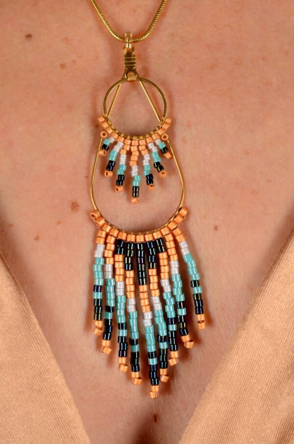 Valdyria est une marque poétique de bijoux faits main, basée en Alsace 🌿 Nous créons des pièces artisanales avec une âme, inspirées par la mythologie 🐚 la nature 🍃 l’élégance ancienne 👑 et la beauté intemporelle ✨ Chaque bijou est soigneusement réalisé à la main avec des perles Miyuki de haute qualité, venues du Japon 💎 et des matériaux écoresponsables sourcés en France et en Europe 💖 Nos créations naissent avec intention 🕊 en petites séries 🧵 avec amour du détail ✧ Valdyria incarne une création lente, consciente 🌱 des trésors qu’on ressent vraiment 🌟 Nous ne faisons pas que des accessoires : nous créons des symboles ❈ Chaque bijou porte une histoire, une émotion, un sens ✤ Dans notre atelier en Alsace 🏡 chaque commande est préparée à la main, jusqu’à l’emballage compostable ♻ sans plastique 🚫 Expédition soignée en Europe 📦 Découvrez un univers où qualité rime avec émotion ✨ Valdyria - Un éclat pour ne jamais oublier qui vous êtes ✧