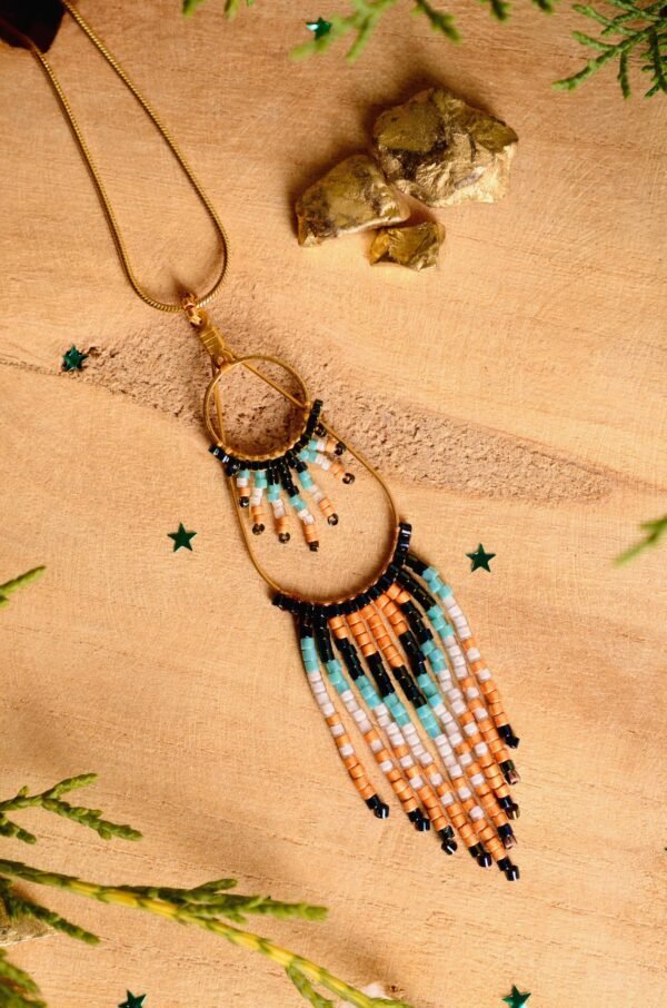 Valdyria est une marque poétique de bijoux faits main, basée en Alsace 🌿 Nous créons des pièces artisanales avec une âme, inspirées par la mythologie 🐚 la nature 🍃 l’élégance ancienne 👑 et la beauté intemporelle ✨ Chaque bijou est soigneusement réalisé à la main avec des perles Miyuki de haute qualité, venues du Japon 💎 et des matériaux écoresponsables sourcés en France et en Europe 💖 Nos créations naissent avec intention 🕊 en petites séries 🧵 avec amour du détail ✧ Valdyria incarne une création lente, consciente 🌱 des trésors qu’on ressent vraiment 🌟 Nous ne faisons pas que des accessoires : nous créons des symboles ❈ Chaque bijou porte une histoire, une émotion, un sens ✤ Dans notre atelier en Alsace 🏡 chaque commande est préparée à la main, jusqu’à l’emballage compostable ♻ sans plastique 🚫 Expédition soignée en Europe 📦 Découvrez un univers où qualité rime avec émotion ✨ Valdyria - Un éclat pour ne jamais oublier qui vous êtes ✧