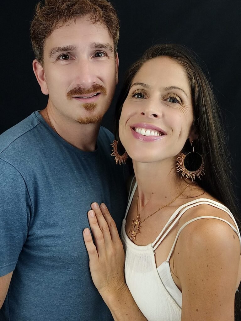 Salomé et Guillaume, couple d’entrepreneurs créatifs à l’origine de Valdyria et du Grimoire Vagabond